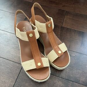 Vionic, Calera Wedge, Camel, Size 8. EUC.